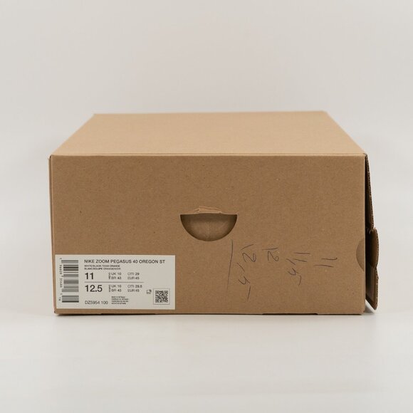 Athletic_Shoes
